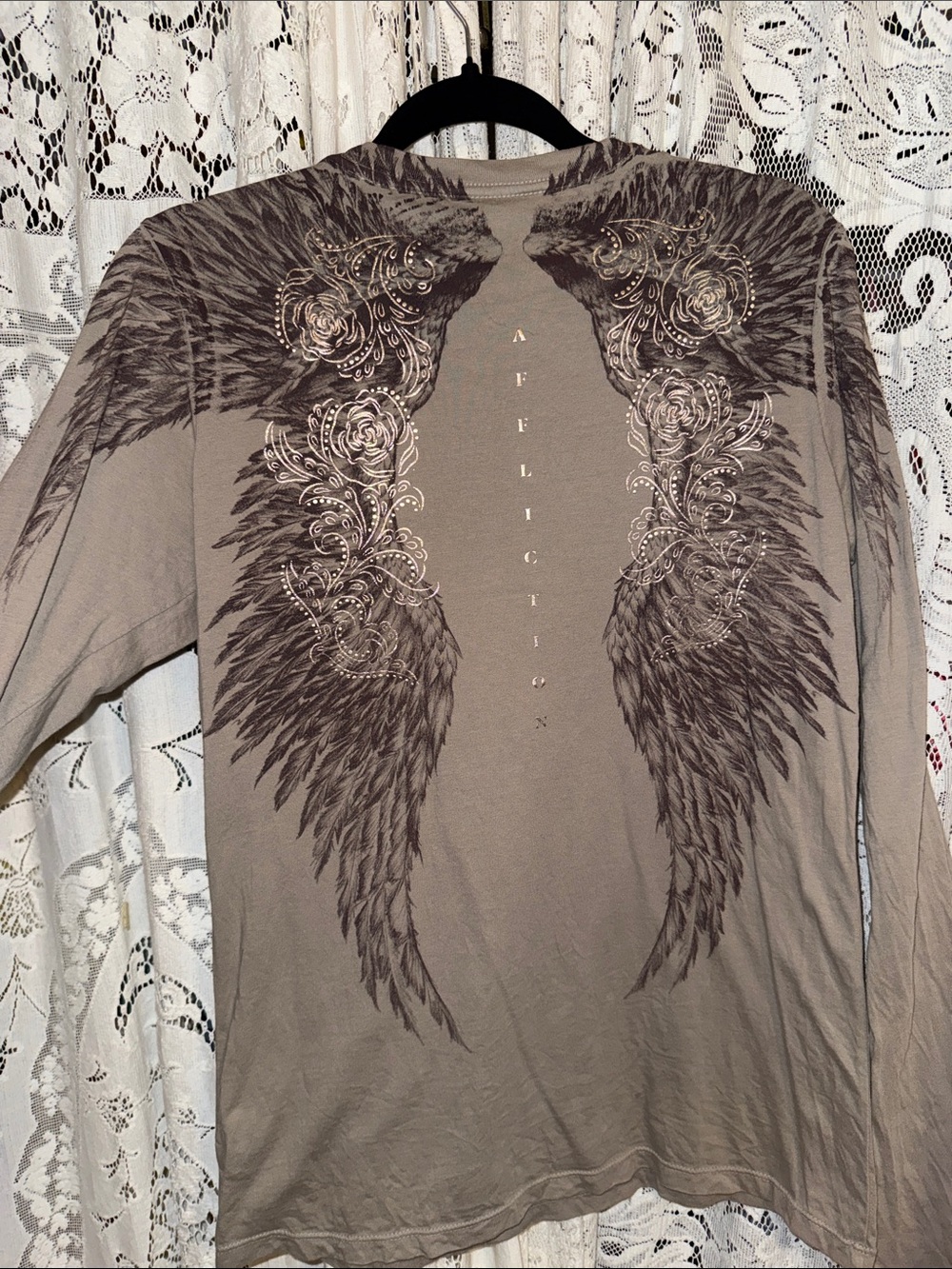 Vintage Affliction angel-wing top L - Picture 6 of 7